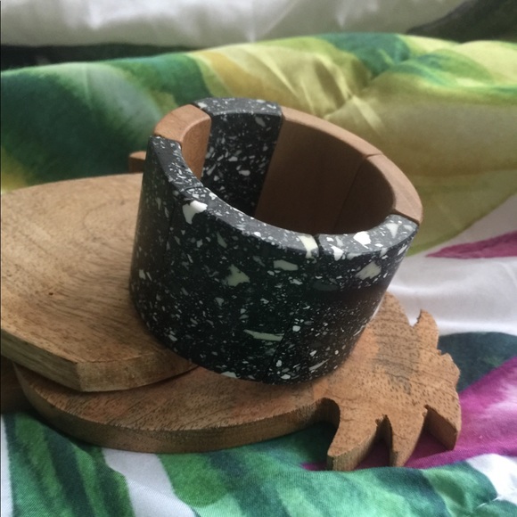Handcrafted Wood and Resin Bracelet - Picture 2 of 4